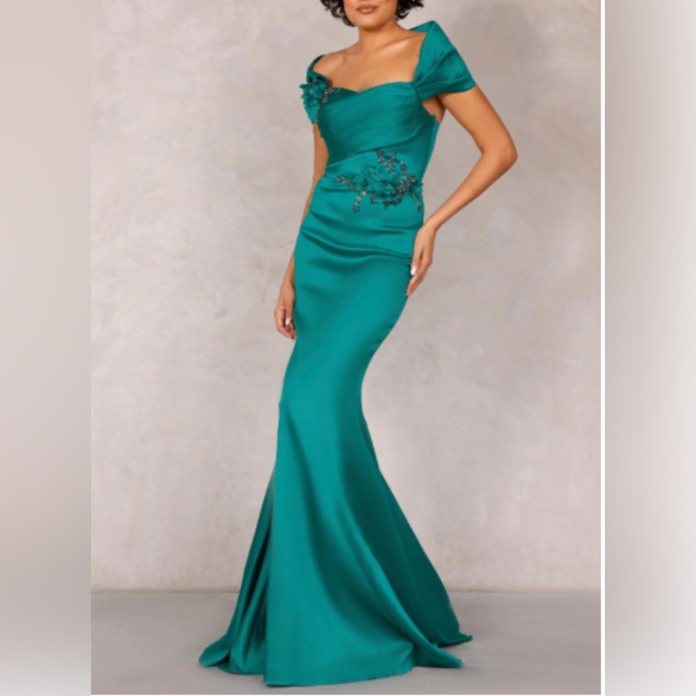 Evening gown size8 New with tags